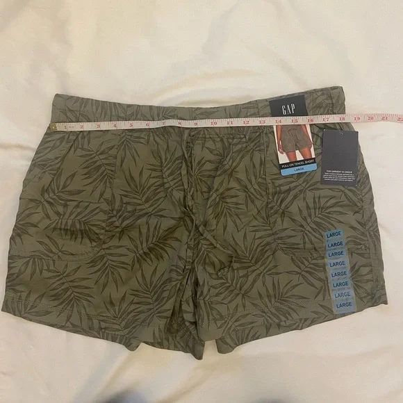 NWT Gap size large green pull on tencel shorts - Picture 7 of 13